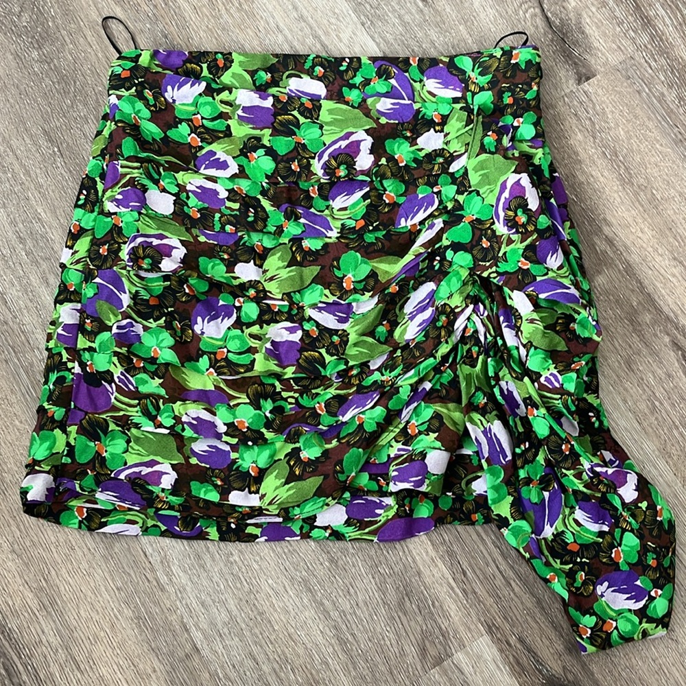 Zara Green Floral Ruched High-Waisted Mini Skirt Women’s Small NWOT - Picture 2 of 6